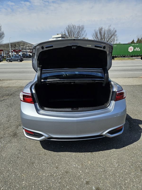 Used 2017 Acura ILX w/ Technology Plus Package FWD image 29