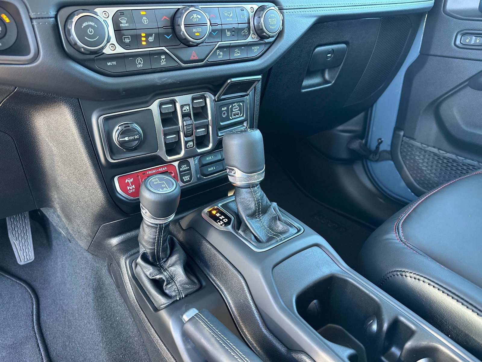 New 2026 Jeep Gladiator Rubicon w/ Safety Group image 25