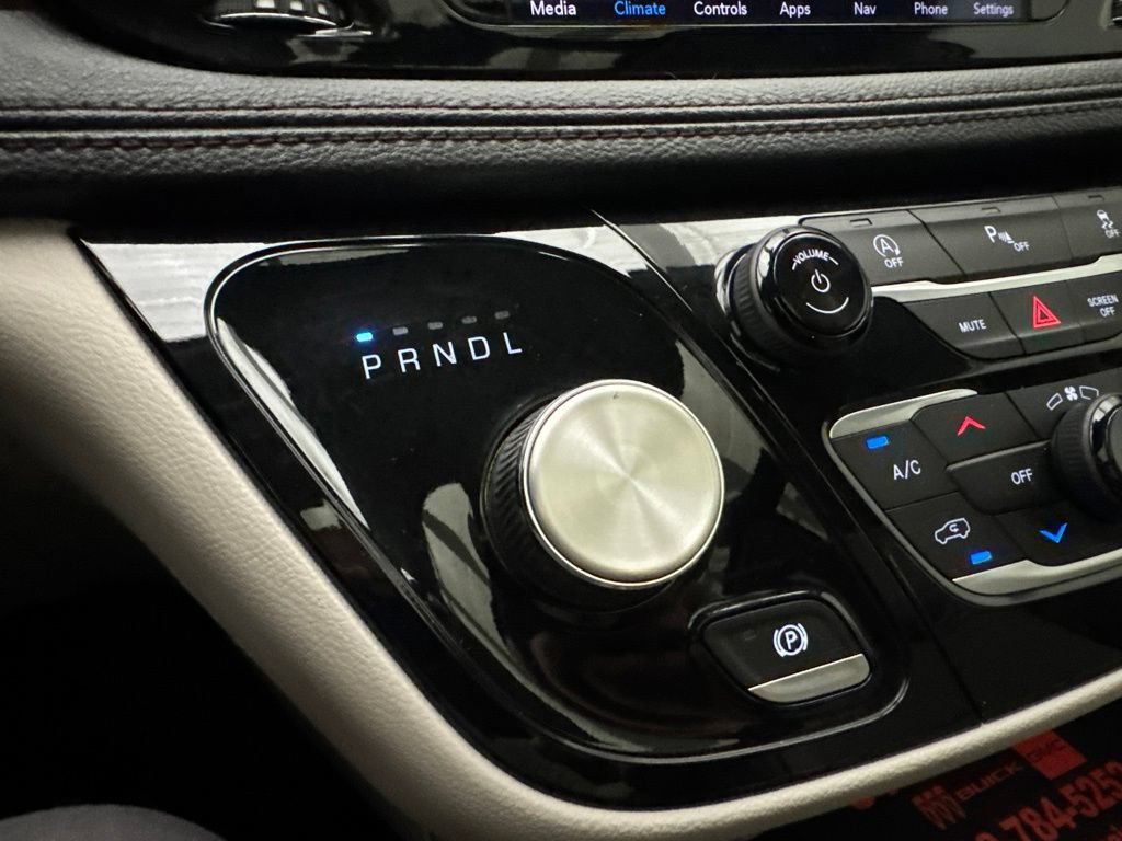 Used 2020 Chrysler Pacifica Limited FWD image 35
