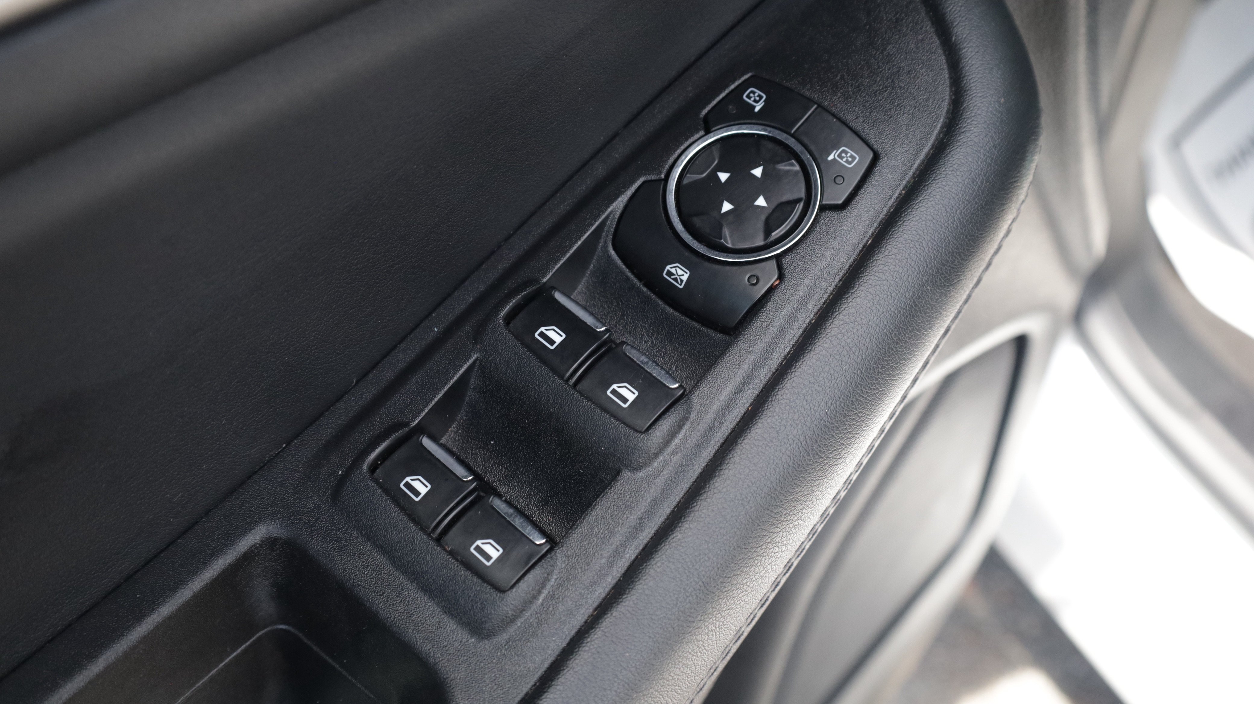 Used 2024 Ford Edge SEL AWD/4WD image 25
