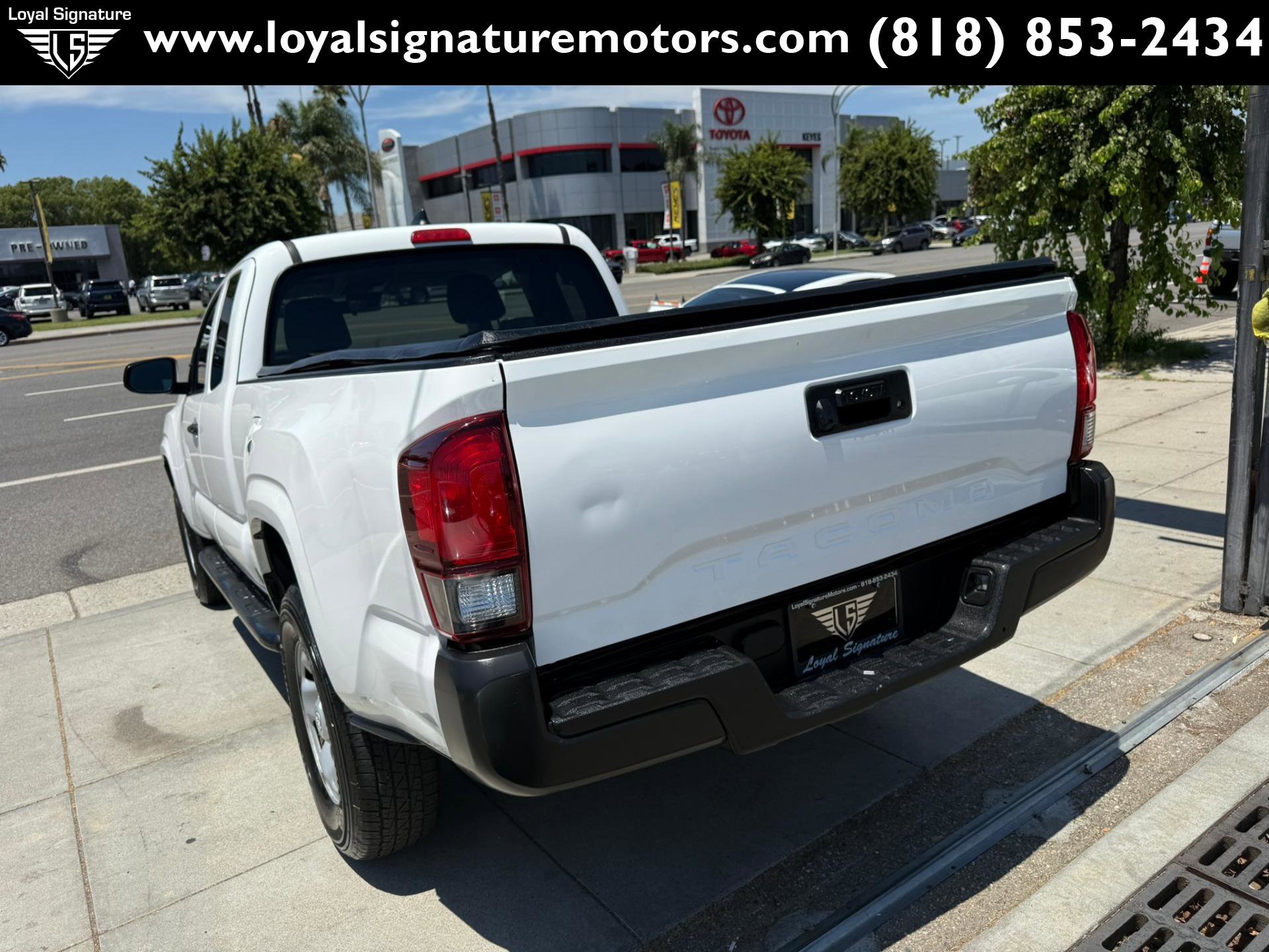 Used 2020 Toyota Tacoma SR image 5