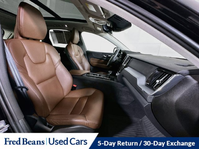 Used 2020 Volvo XC60 T5 Momentum w/ Protection Package Premier AWD/4WD image 32