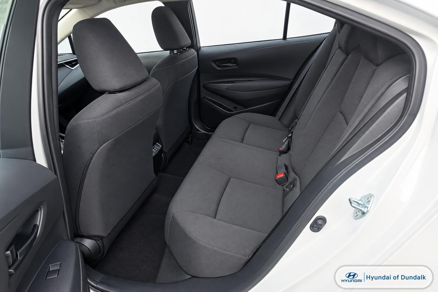 Used 2025 Toyota Corolla LE FWD image 9
