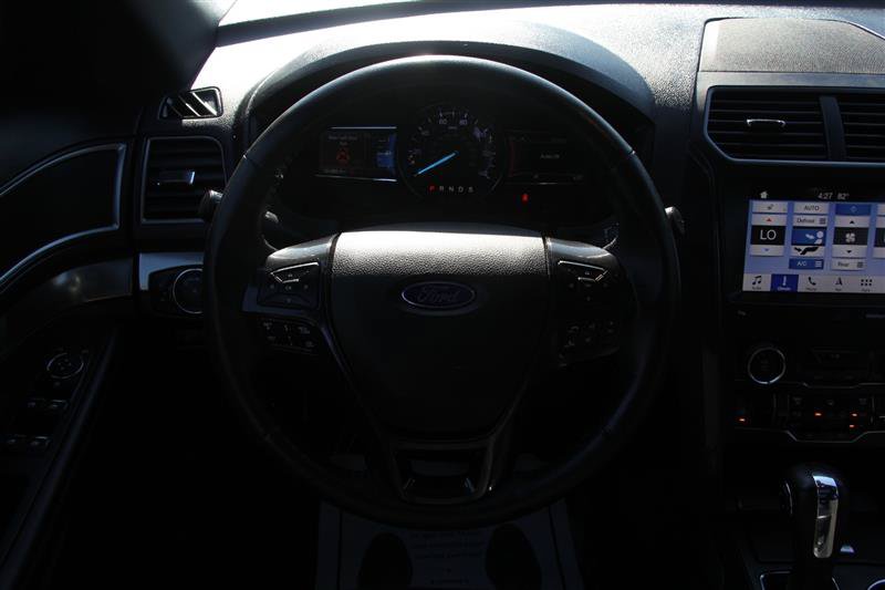 Used 2019 Ford Explorer XLT w/ Equipment Group 202A AWD/4WD image 24