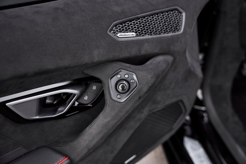 Used 2023 Lamborghini Huracan Tecnica image 37