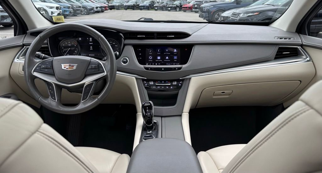 Used 2021 Cadillac XT5 Premium Luxury AWD/4WD image 6