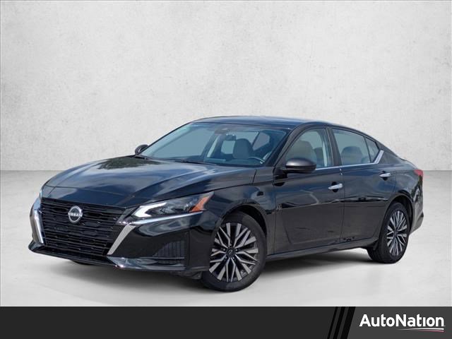 Used 2025 Nissan Altima 2.5 SV