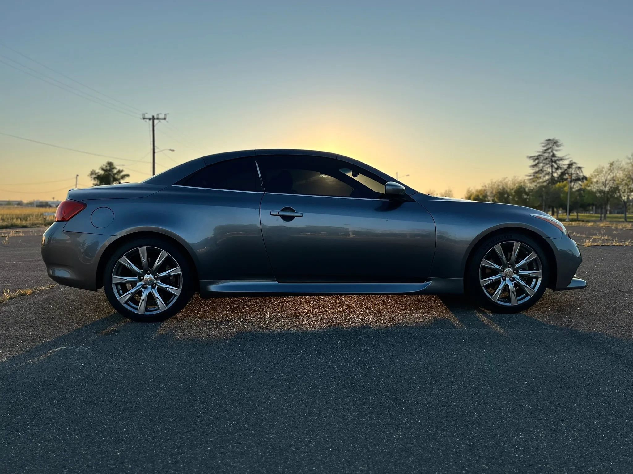 Used 2010 INFINITI G37 Anniversary Edition RWD image 12