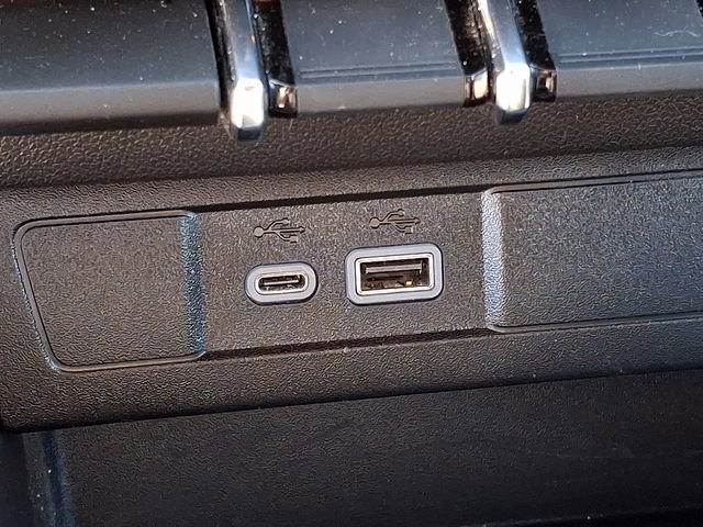 Used 2025 Chevrolet Colorado Trail Boss image 21