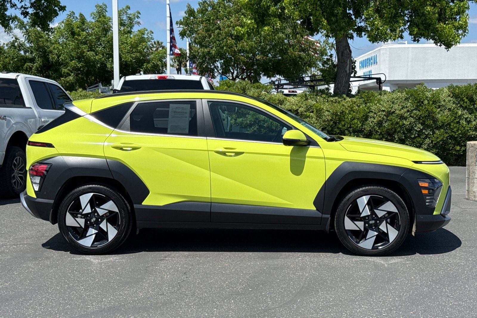 Used 2025 Hyundai Kona Limited FWD image 3