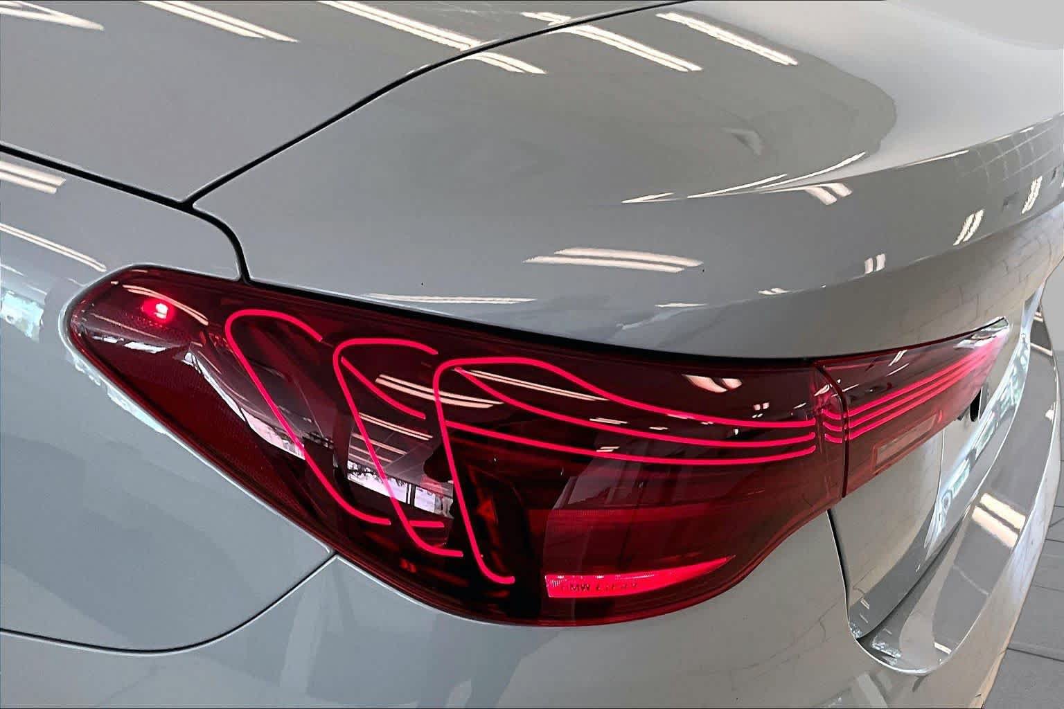 Used 2026 BMW M440i Convertible w/ Premium Package RWD image 25