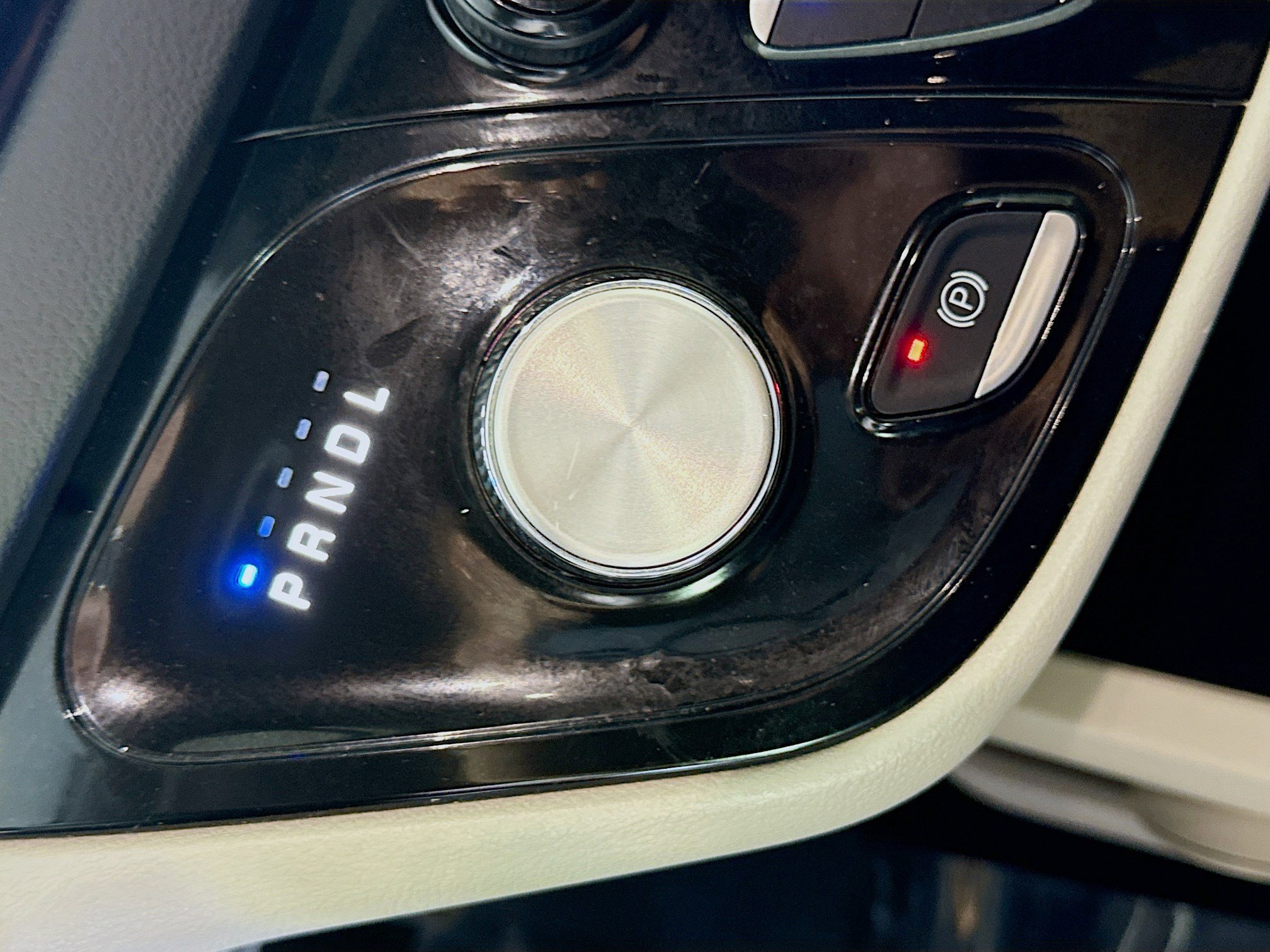 Used 2023 Chrysler Pacifica Touring-L image 20