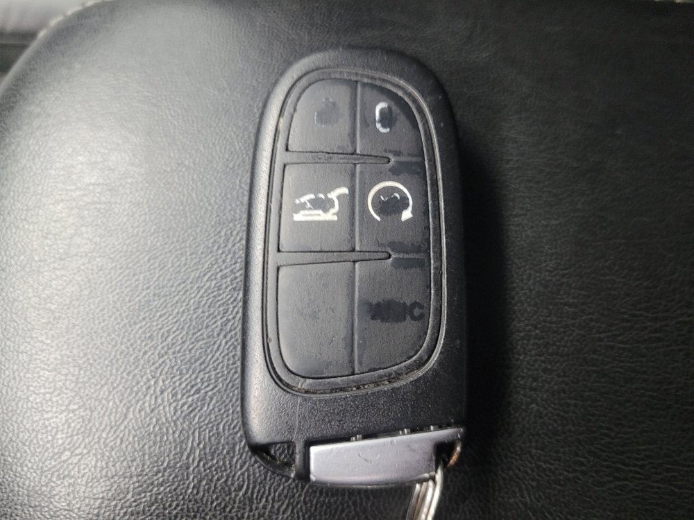 Used 2021 Jeep Cherokee Latitude Lux w/ Comfort/Convenience Group image 32