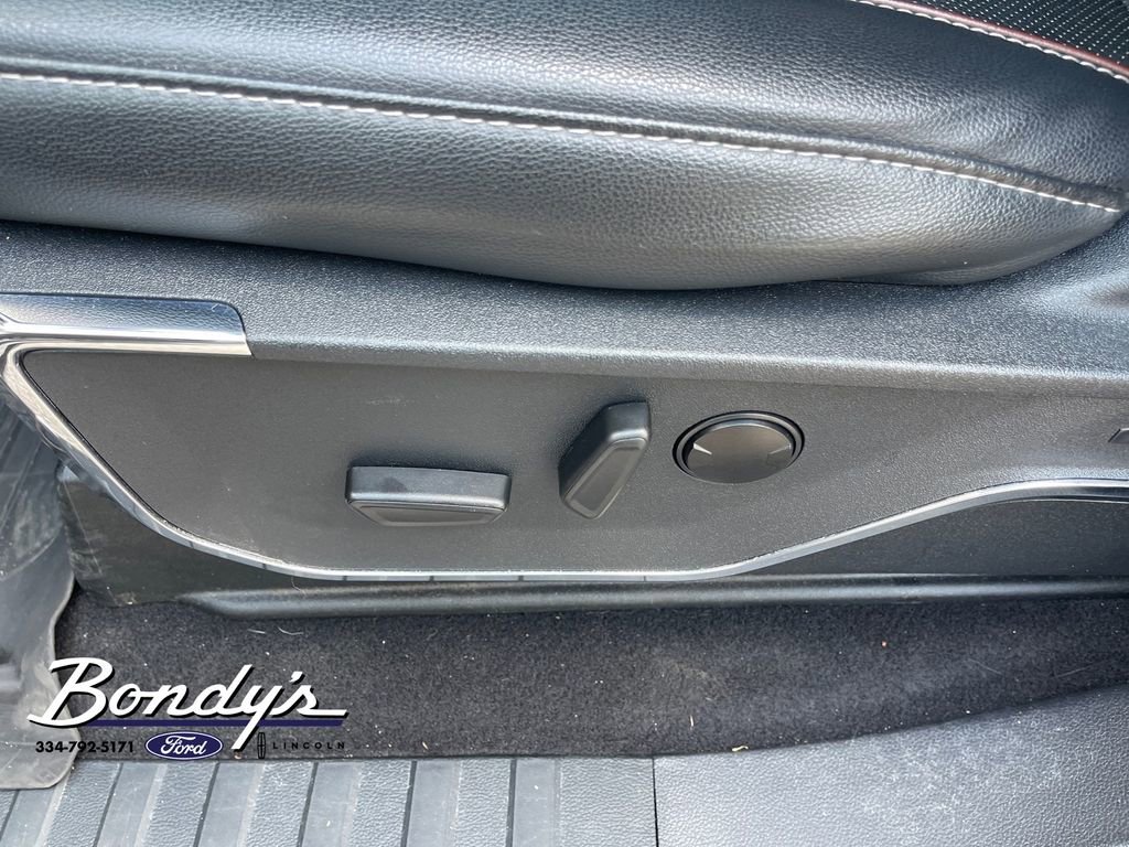 Used 2023 Ford F150 Lariat w/ Trailer Tow Package image 9