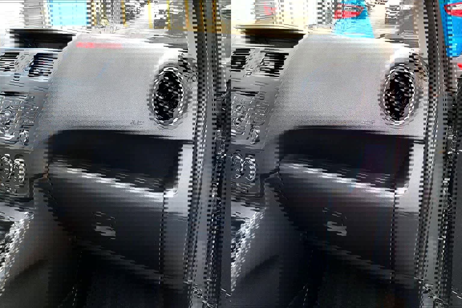 Used 2012 MAZDA MAZDA5 Sport image 18