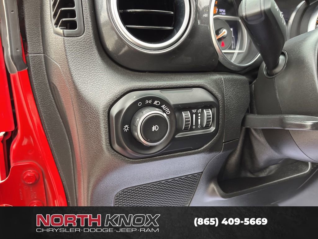 Used 2021 Jeep Wrangler Unlimited Sahara AWD/4WD image 7