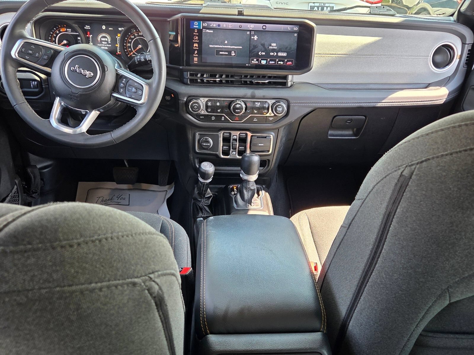 Used 2025 Jeep Wrangler Unlimited Sahara AWD/4WD image 8