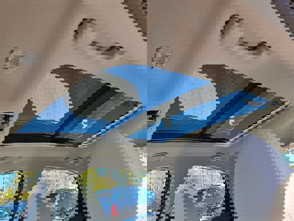 Used 2022 Hyundai Sonata Limited w/ Winter Weather Package image 12