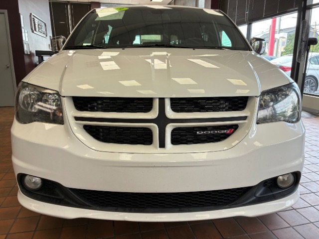 Used 2019 Dodge Grand Caravan GT image 3
