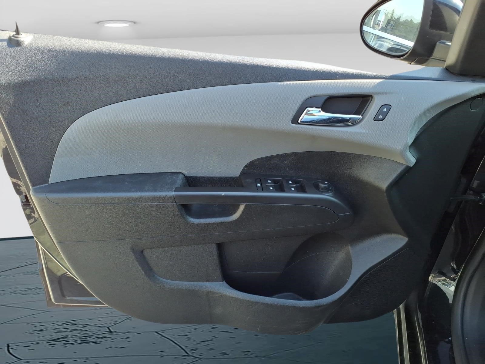 Used 2014 Chevrolet Sonic LT FWD image 12