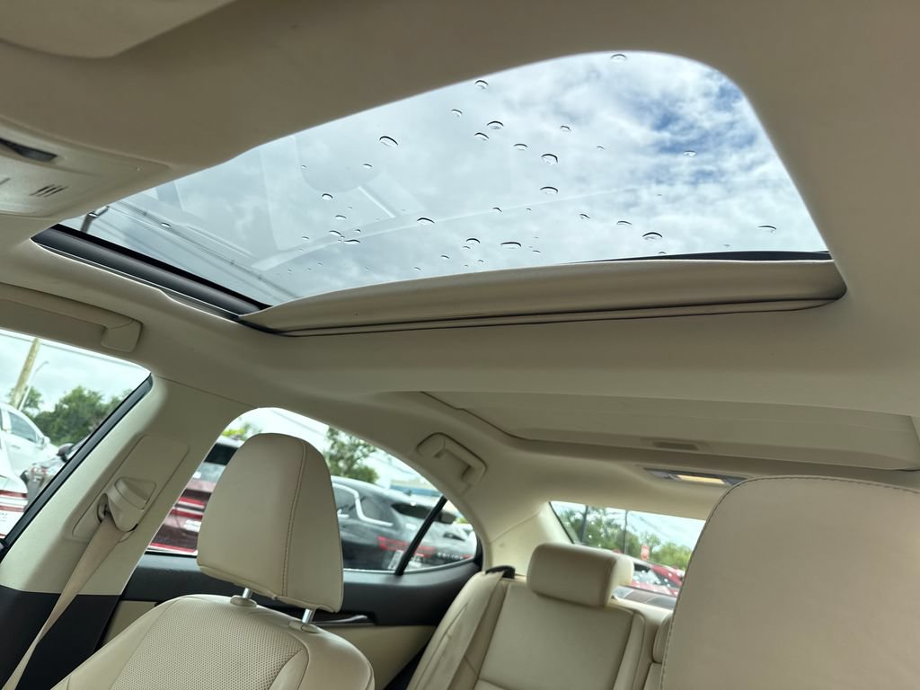 Used 2018 Lexus ES 350 w/ Luxury Package w/Wood Trim FWD image 21