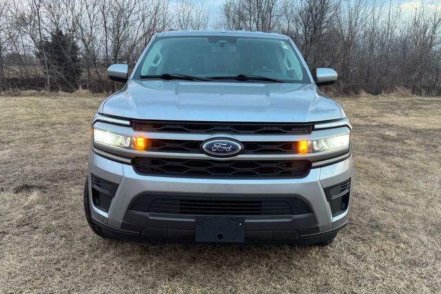 Used 2024 Ford Expedition Max XLT image 9