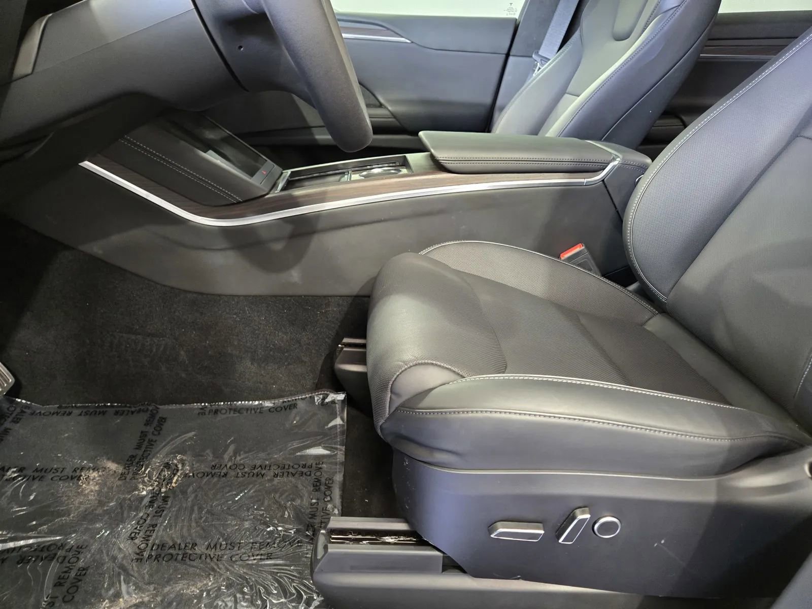 Used 2025 Tesla Model X AWD/4WD image 13