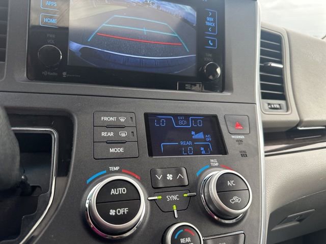 Used 2015 Toyota Sienna XLE w/ XLE Navigation Package FWD image 43