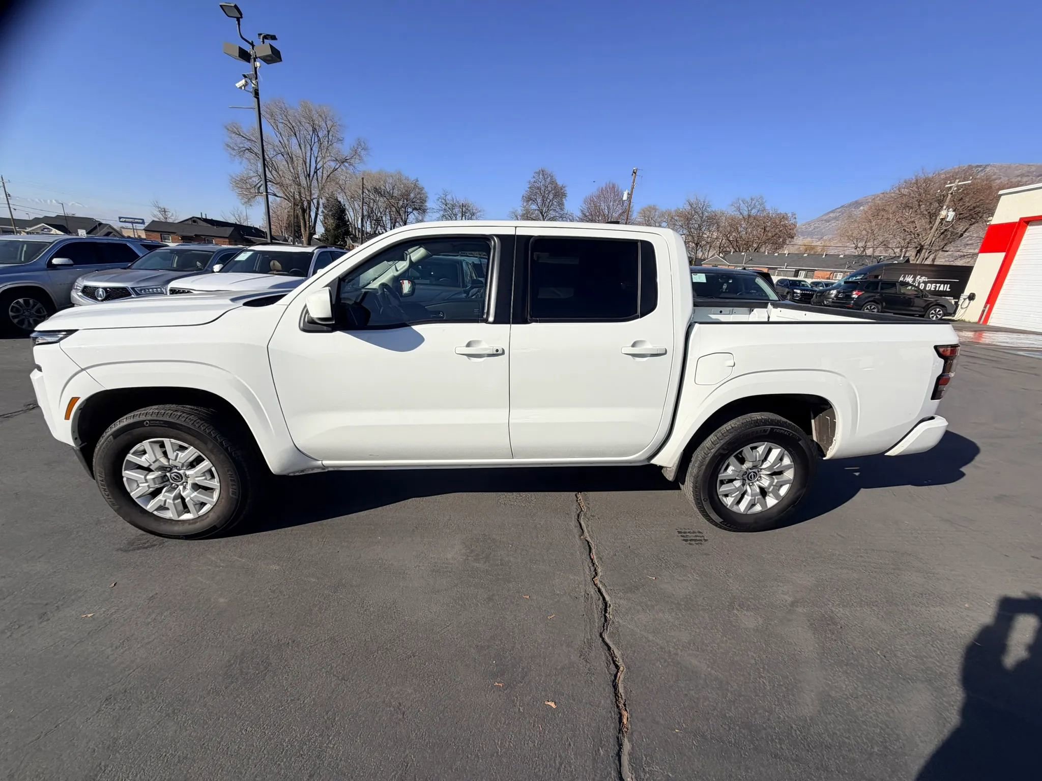 Used 2023 Nissan Frontier SV image 7