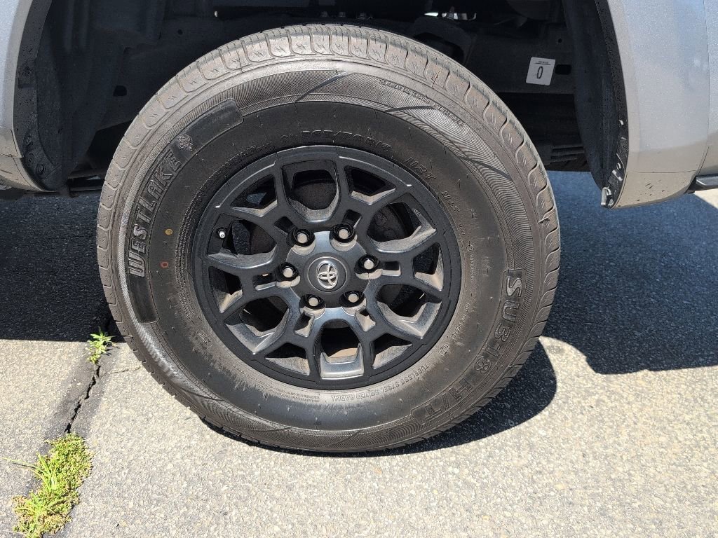 Certified 2020 Toyota Tacoma SR5 w/ Blackout Package RWD image 9