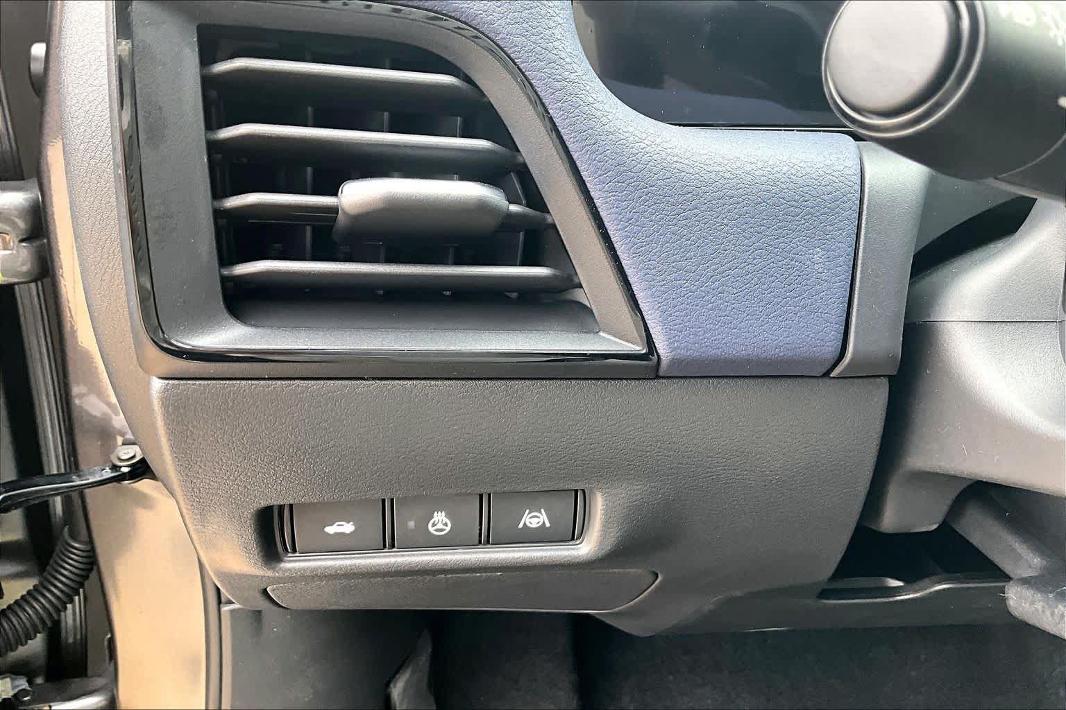 New 2026 Nissan Sentra SL w/ Floor Mat Package FWD image 15