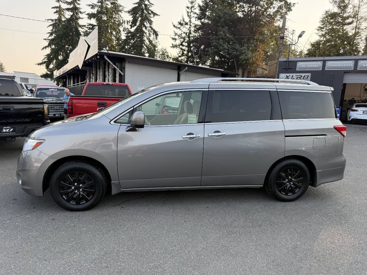 Used 2012 Nissan Quest S FWD image 3