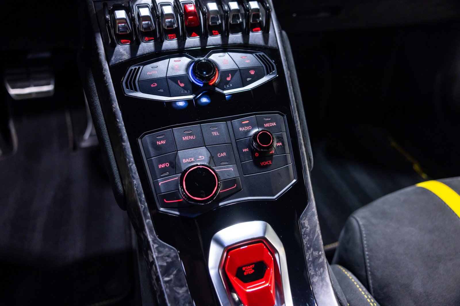 Used 2018 Lamborghini Huracan Performante image 43