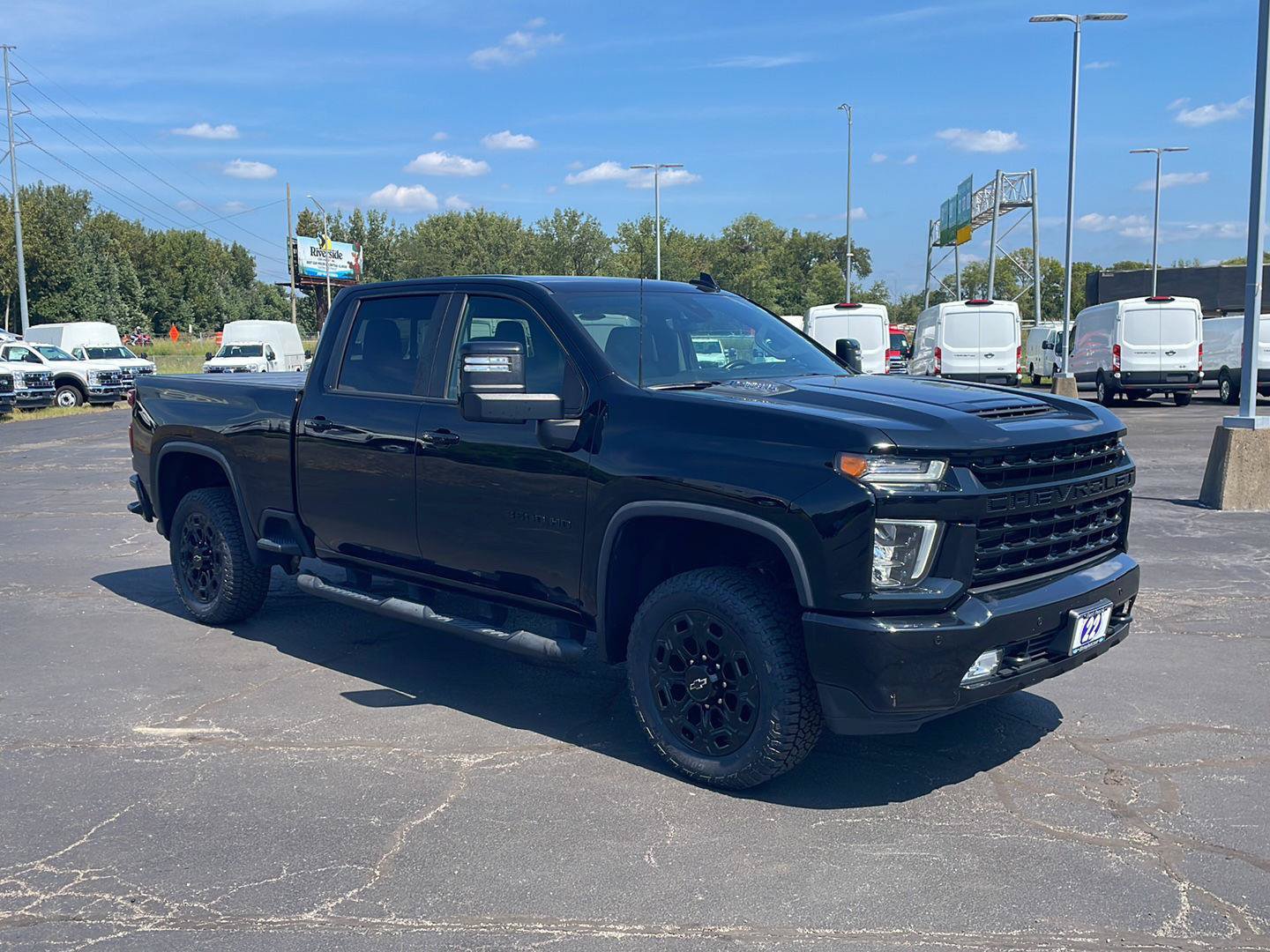 Used 2022 Chevrolet Silverado 3500 LTZ w/ LTZ Plus Package AWD/4WD image 7