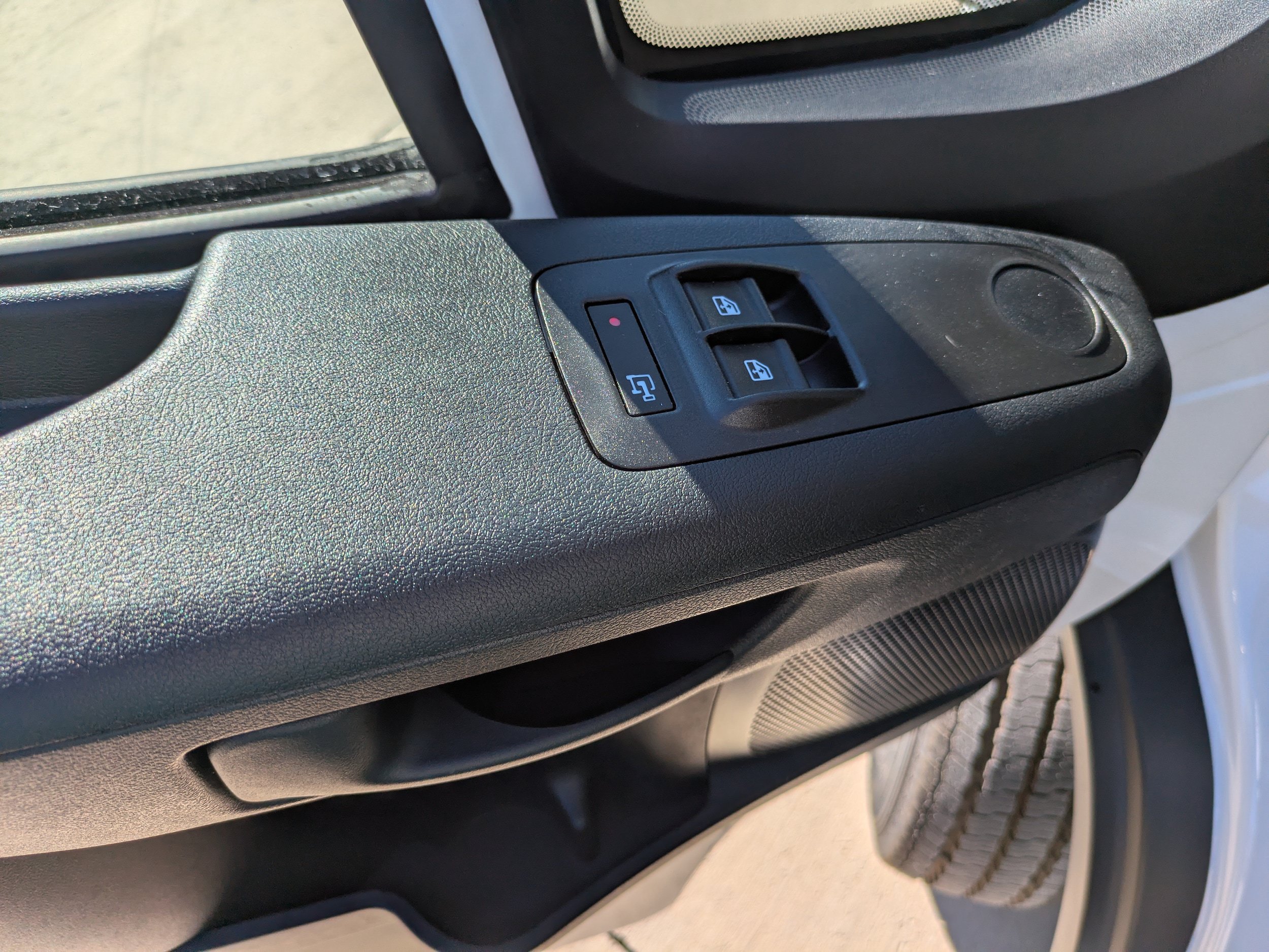 New 2026 RAM ProMaster 3500 w/ Crew Van Package FWD image 5