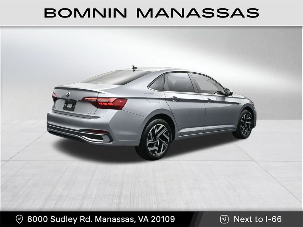 Used 2023 Volkswagen Jetta SEL image 5