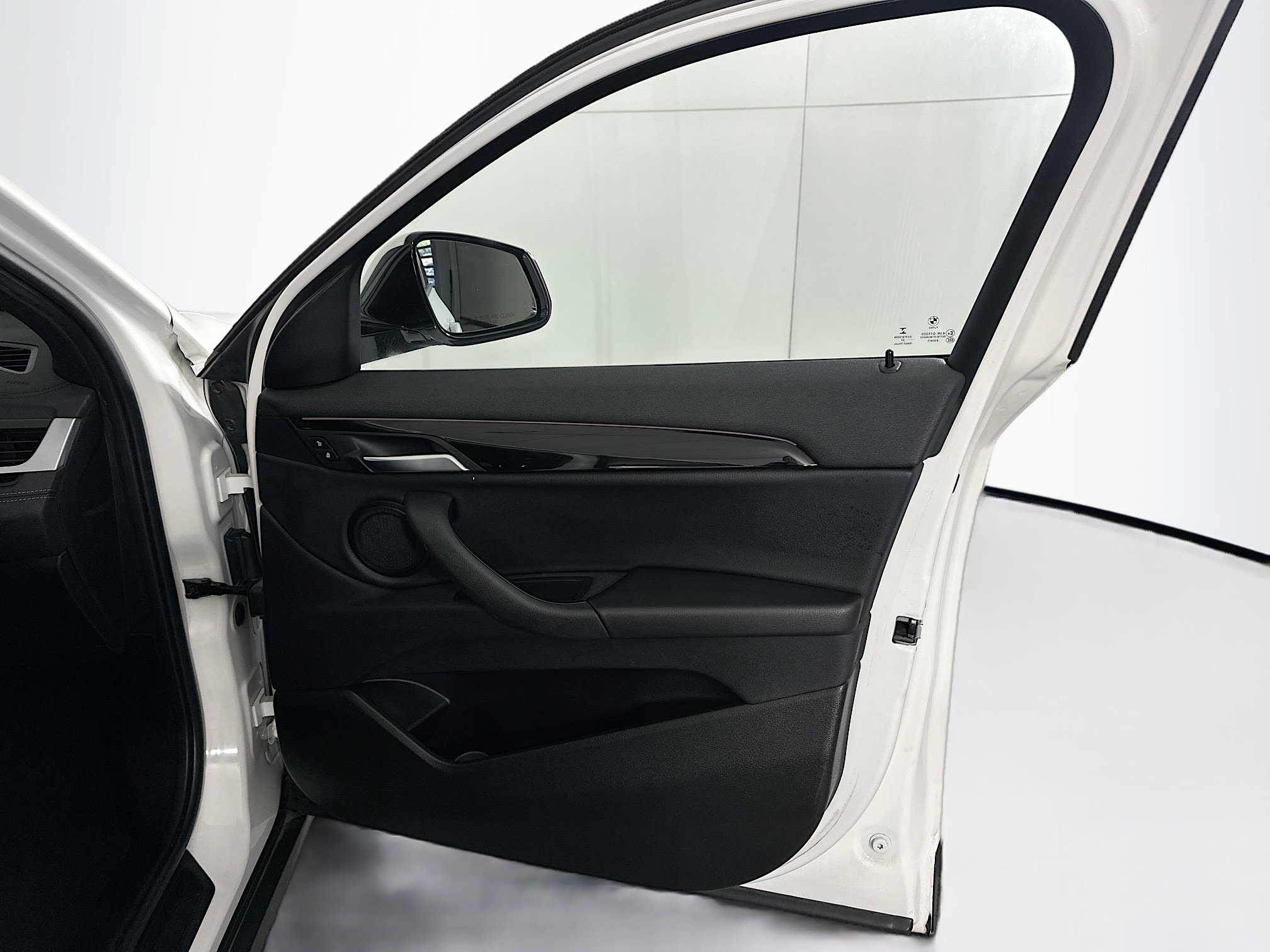 Used 2023 BMW X2 sDrive28i FWD image 32