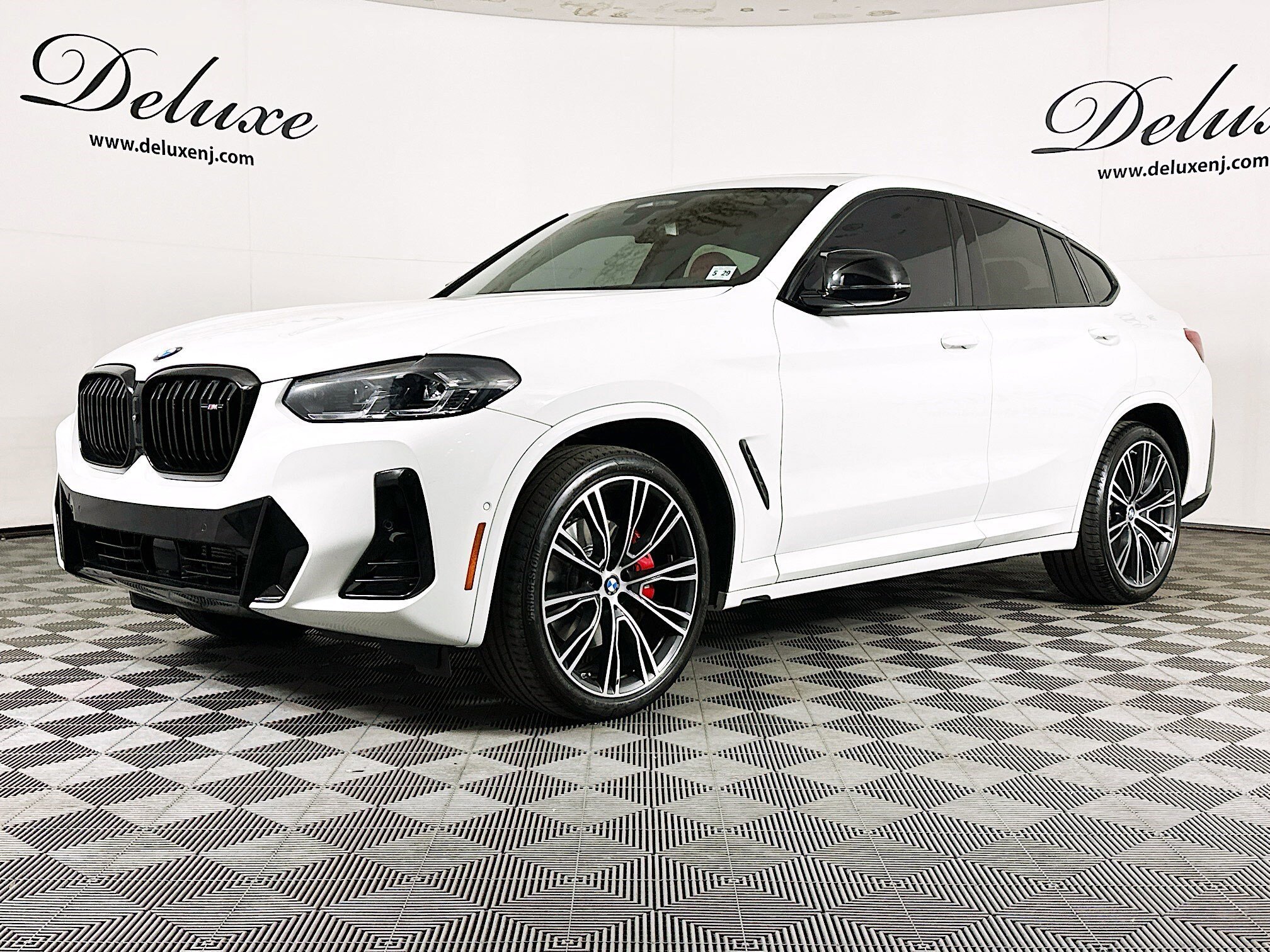 Used 2024 BMW X4 M40i AWD/4WD image 3