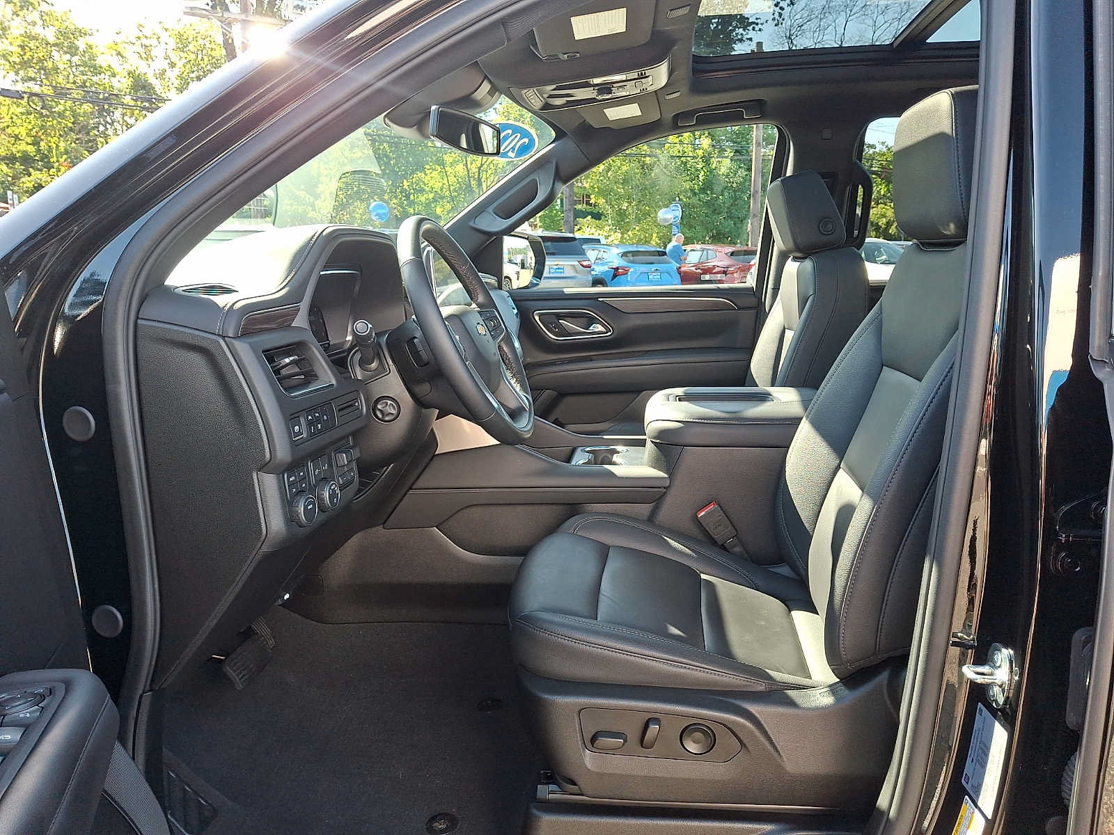 Certified 2024 Chevrolet Tahoe LT w/ LT Signature Package AWD/4WD image 14