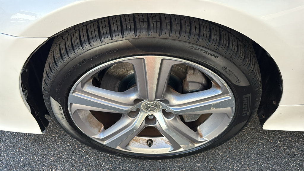 Used 2016 Lexus RC 200t w/ Premium Package RWD image 29