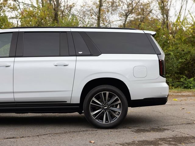 Used 2026 Cadillac Escalade ESV Sport w/ Touring Package image 5