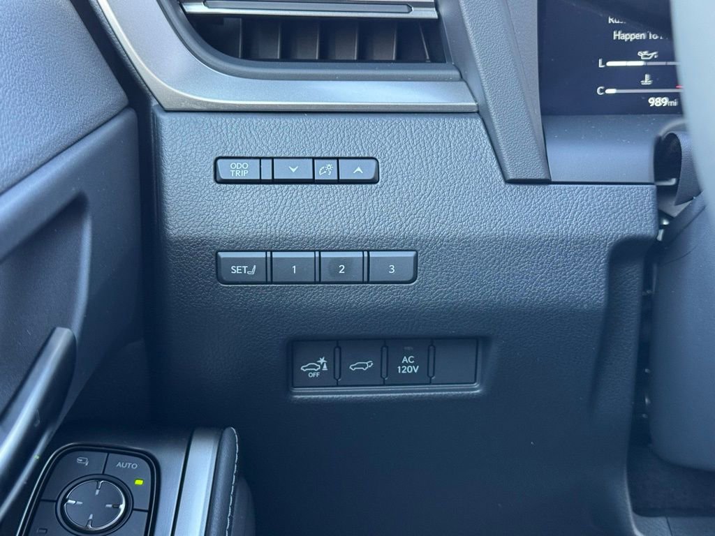 Used 2025 Lexus GX 550 image 30