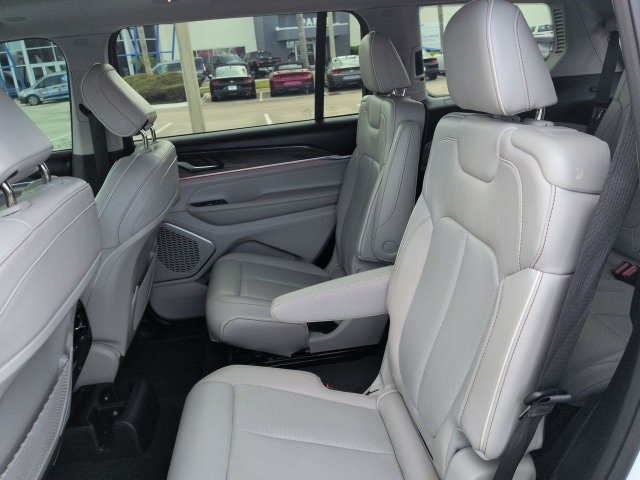 Used 2023 Jeep Grand Cherokee L Overland AWD/4WD image 14