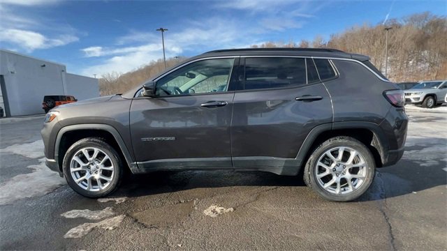 Used 2022 Jeep Compass Latitude w/ Sun and Sound Group image 5