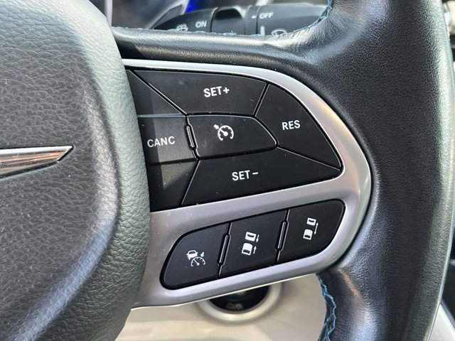 Certified 2021 Chrysler Pacifica Touring-L w/ Uconnect Theater Family Group FWD image 22