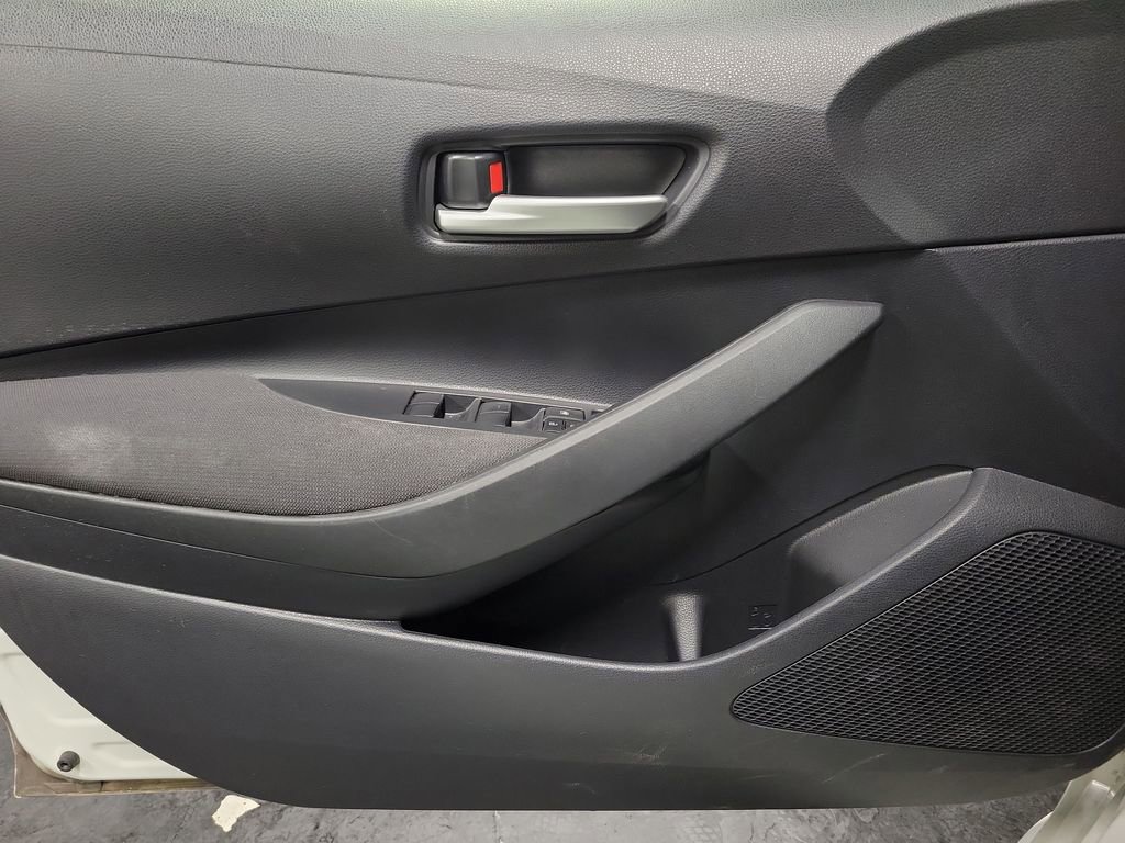Used 2020 Toyota Corolla LE image 21