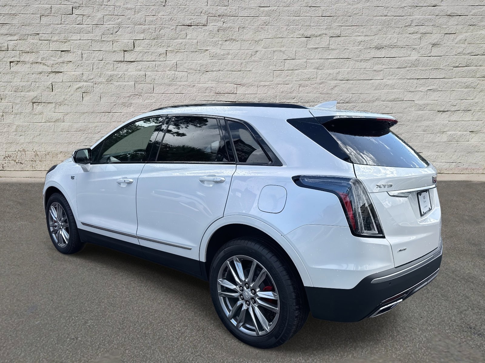 New 2025 Cadillac XT5 Sportv w/ LPO, Floor Liner Package image 9