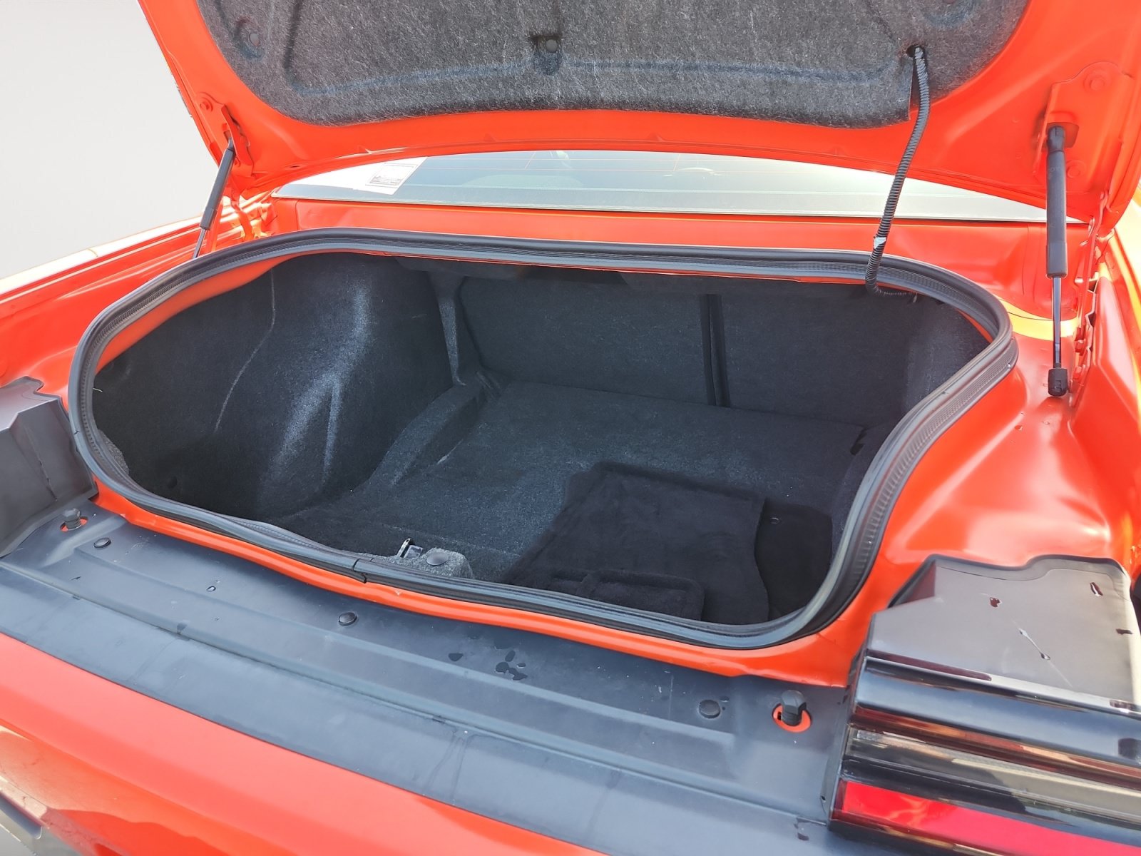 Used 2019 Dodge Challenger SXT RWD image 15