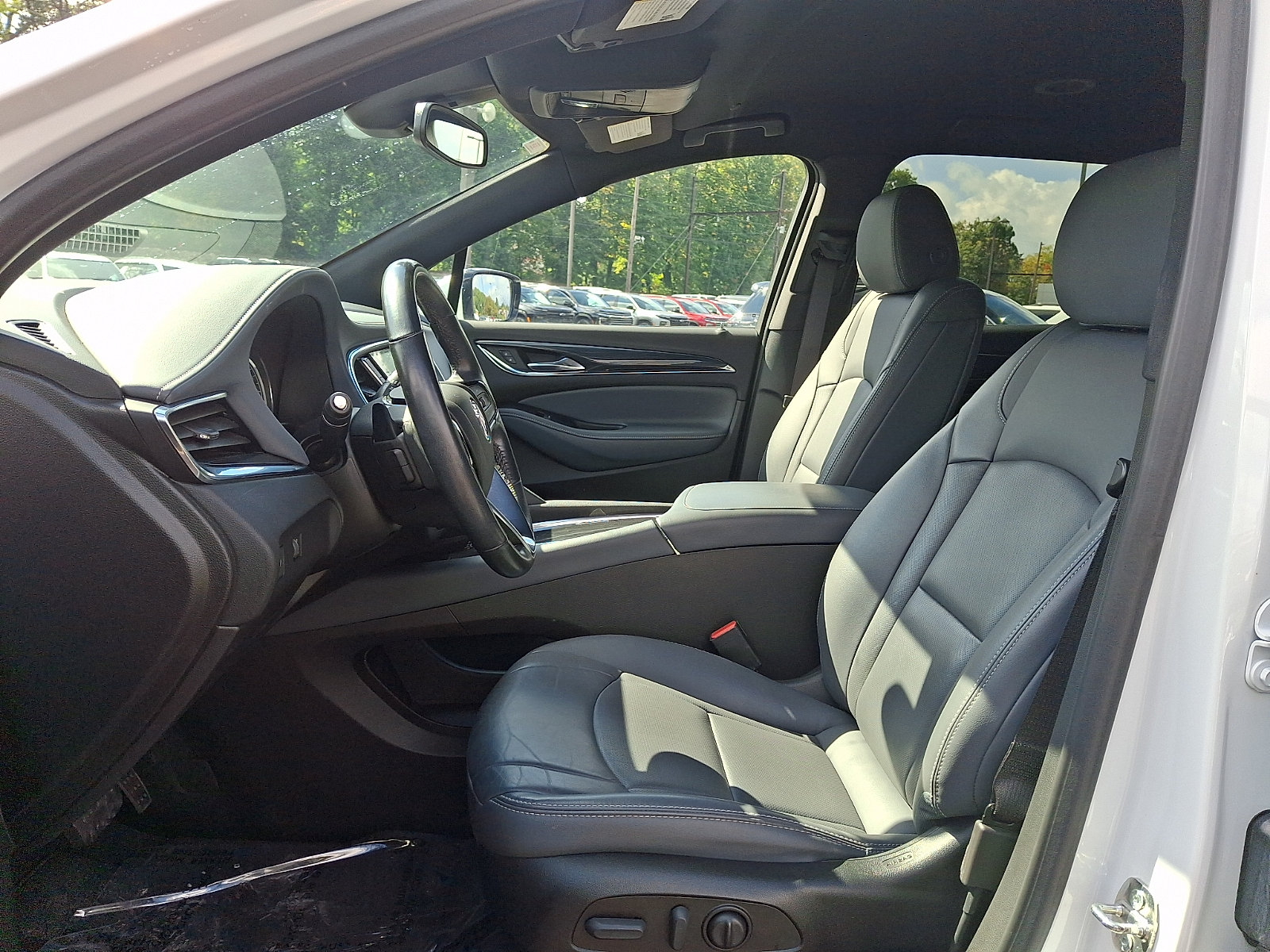 Used 2023 Buick Enclave Essence AWD/4WD image 14