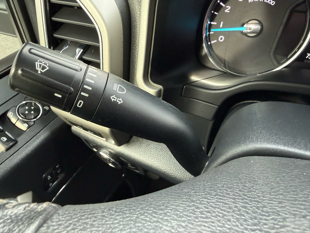 Used 2022 Ford F250 Lariat w/ Lariat Value Package image 25